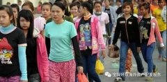 <b>八成衣鞋厂执行“一月两薪”制</b>